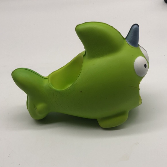 Squish sharwhal from ugly dolls - Picture 2 of 5